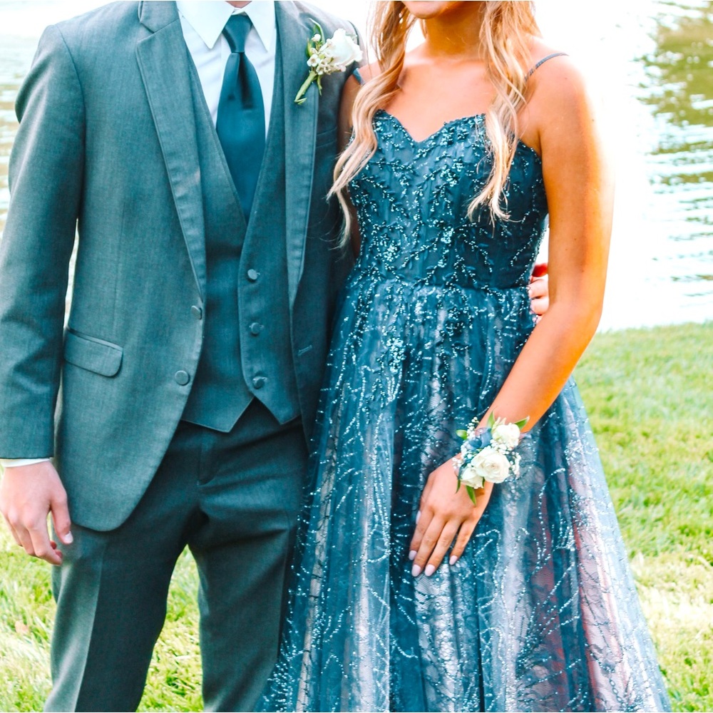 GORGEOUS Navy Blue Ballgown for prom or formals!